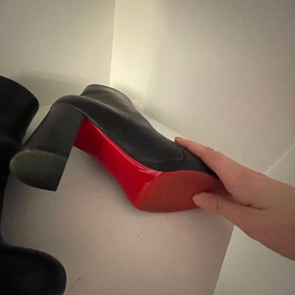 Louboutin Brigitta 100 Calfskin Leather Black Ankle Boots - Picture 5 of 8